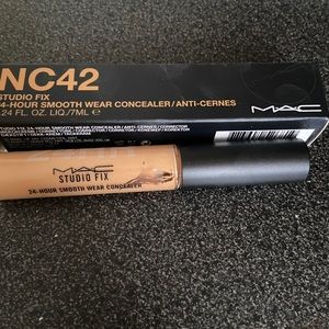 Mac authentic concealer studio fix NC42